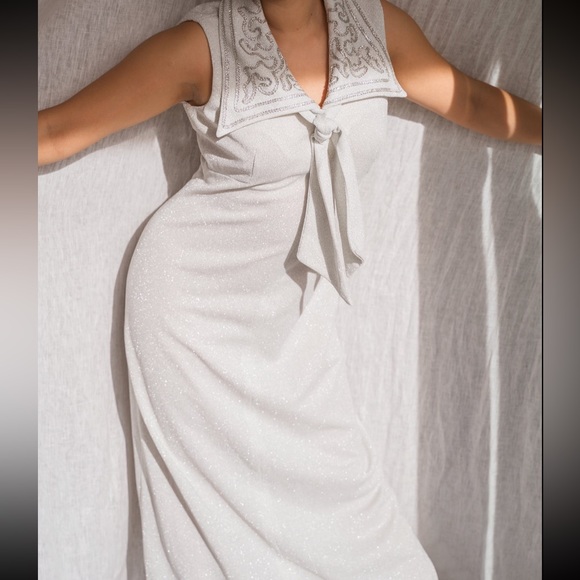 Dresses & Skirts - 60s Vintage Sparkly Silver Lurex Dagger Collar Gown
